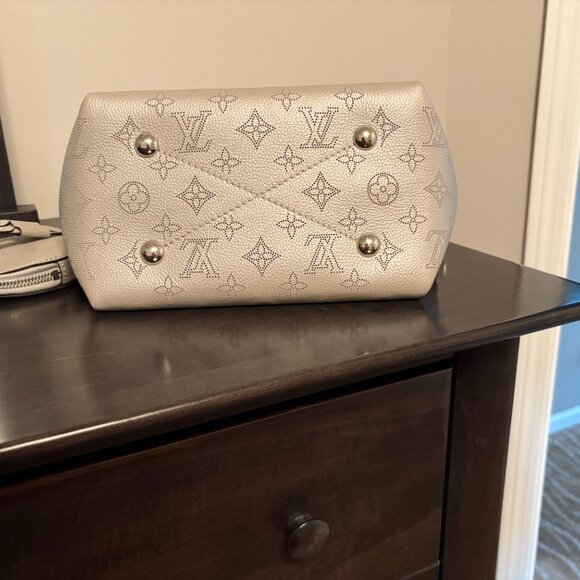 Authentic Louis Vuitton Bella - Galet - Picture 4 of 8